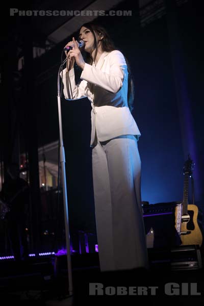 WEYES BLOOD - 2019-11-01 - PARIS - Grande Halle de La Villette - Nef - Natalie Mering